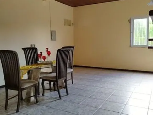 Imagem: Casa para Aluguel Possui com 4 Quartos Sendo