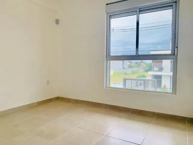 Imagem 5: Lindo Apto 2 Dormitórios com Sacada no Campeche