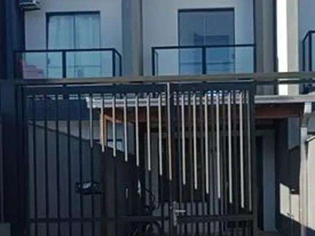 Imagem: Geminado 2 Quartos, Garagem Coberta