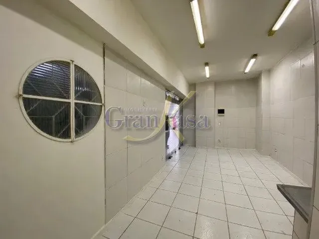 Imagem 1: Sala Reformada em Galeria Movimentada
