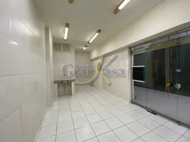 Imagem 8: Sala Reformada em Galeria Movimentada