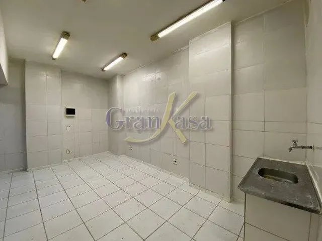 Imagem 7: Sala Reformada em Galeria Movimentada