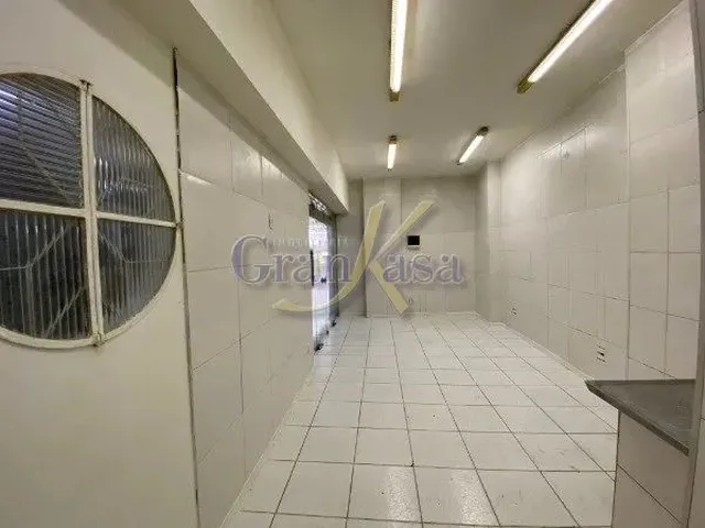 Imagem 3: Sala Reformada em Galeria Movimentada