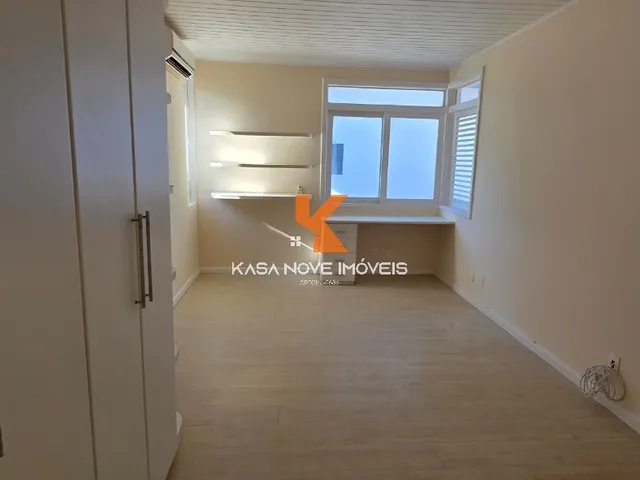 Imagem 8: Imóvel de Luxo à Venda em Vilas do Atlântico, 4 Quartos, 3 Suítes, 3 Salas, 5