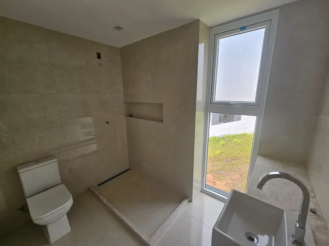Imagem 10: Casa de luxo em condomínio à venda em Camaçari-BA, bairro Abrantes! 7 quartos, 7