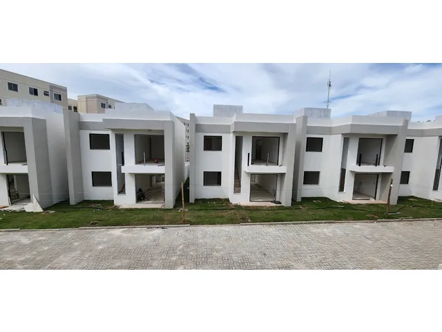 Imagem: Casa de luxo em condomínio no bairro Abrantes