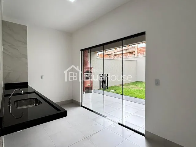 Imagem 3: Casa de 2 Quartos sendo 1 suíte em acabamento Premium no Parque Montreal - Aparecida de