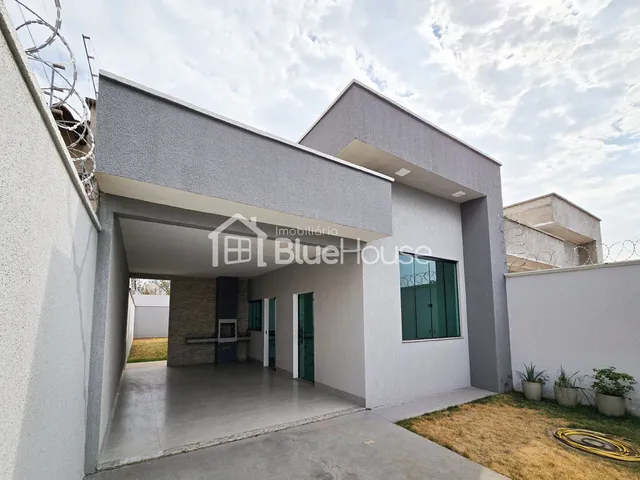 Imagem: Casa com 3 Quartos sendo 1 Suíte no Bairro