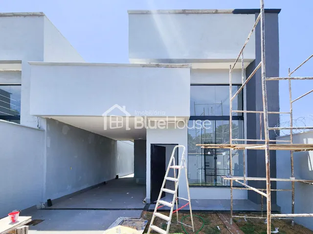 Imagem: A casa possui 3 Dormitórios, 1 Suíte, 2 Banheiros, 3