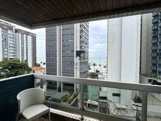 Imagem: O apartamento possui 4 Dormitórios, 1 Suíte, 3 Banheiros,