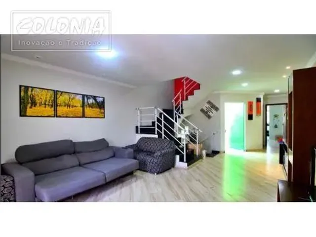 Imagem: A casa possui 3 Dormitórios, 3 Suítes, 5 Banheiros, 5