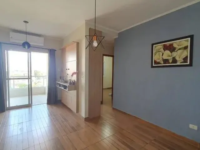 Imagem: O apartamento possui 2 Dormitórios, 1 Suíte, 2 Banheiros,