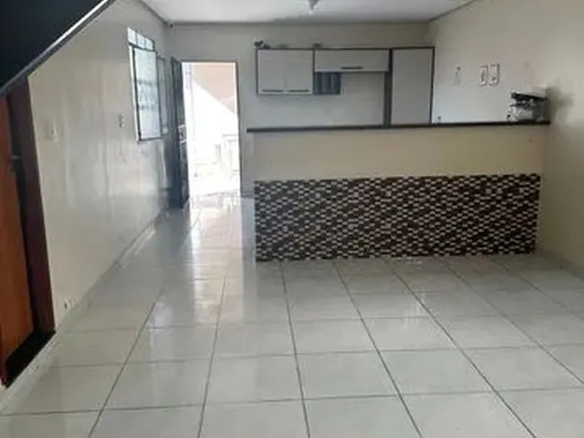 Imagem: Alugo Casa com 5 Quartos na Cidade Nova