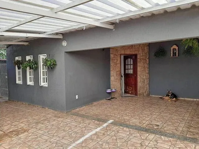 Imagem: Vendo Casa em Ótima Localização em Feu