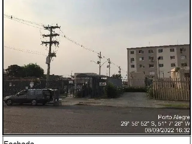 Imagem: Porto Alegre - Casa Padrão - Sarandi