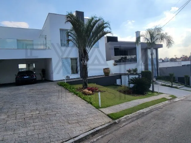 Imagem: Casa de luxo à venda em Condomínio Fechado