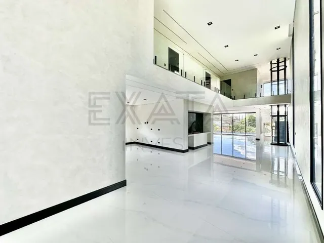 Imagem 14: Luxuosa Casa à venda no Condomínio São Paulo II em Cotia-SP - ELEVADOR, lareira