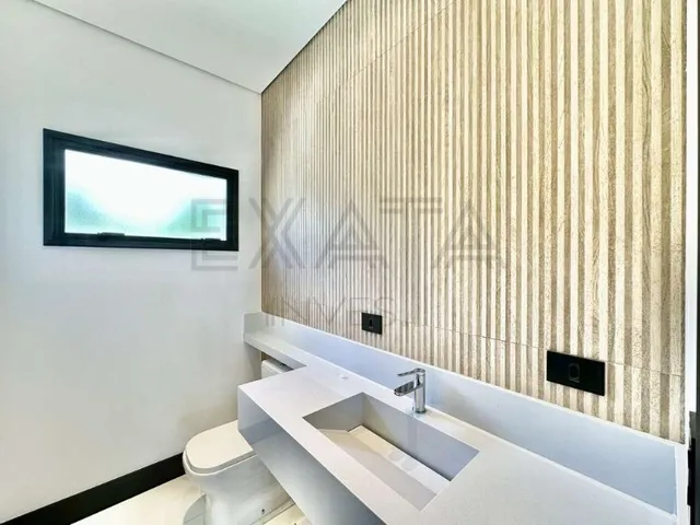 Imagem 9: Luxuosa Casa à venda no Condomínio São Paulo II em Cotia-SP - ELEVADOR, lareira