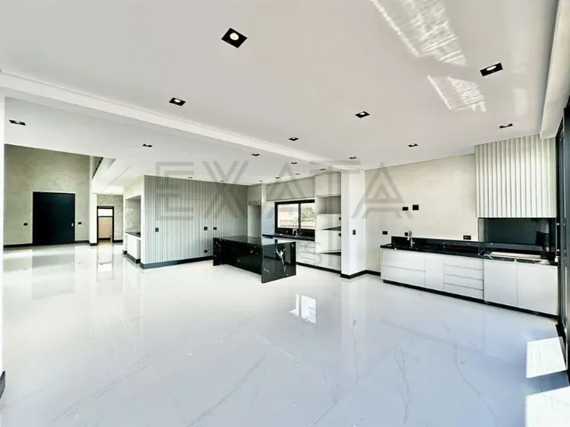 Imagem 8: Luxuosa Casa à venda no Condomínio São Paulo II em Cotia-SP - ELEVADOR, lareira