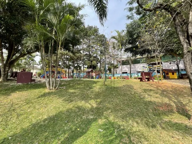 Imagem 2: Luxuosa Casa à venda no Condomínio São Paulo II em Cotia-SP - ELEVADOR, lareira