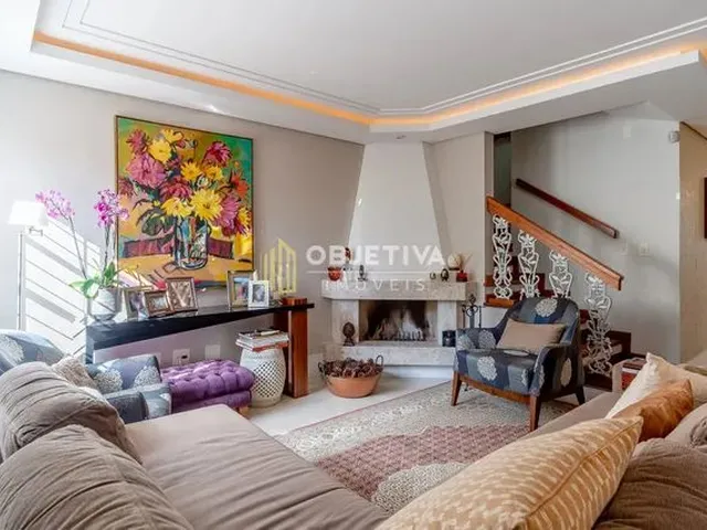 Imagem: A casa possui 3 Dormitórios, 1 Suíte, 3 Banheiros, 2