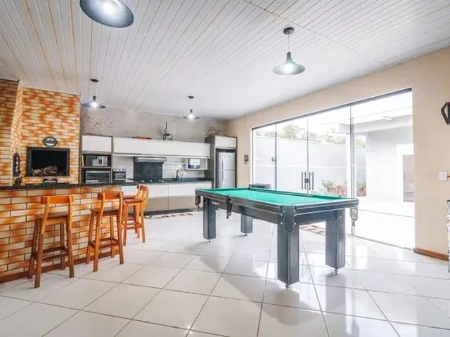 Imagem: Casa de Rua com Edícula, Piscina e 3 Dormitórios