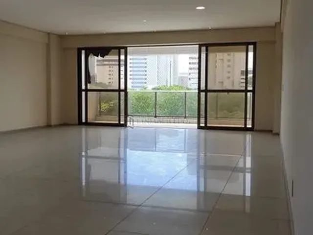 Imagem 1: Apartamento À Venda com 201M2, 4 Dormitórios Sendo 2 Suítes e 3 Vagas no Edf. Maria