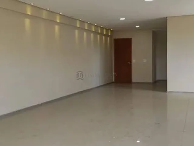 Imagem 2: Apartamento À Venda com 201M2, 4 Dormitórios Sendo 2 Suítes e 3 Vagas no Edf. Maria