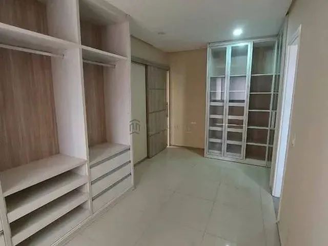 Imagem 9: Apartamento À Venda com 201M2, 4 Dormitórios Sendo 2 Suítes e 3 Vagas no Edf. Maria