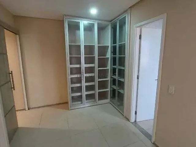 Imagem 3: Apartamento À Venda com 201M2, 4 Dormitórios Sendo 2 Suítes e 3 Vagas no Edf. Maria