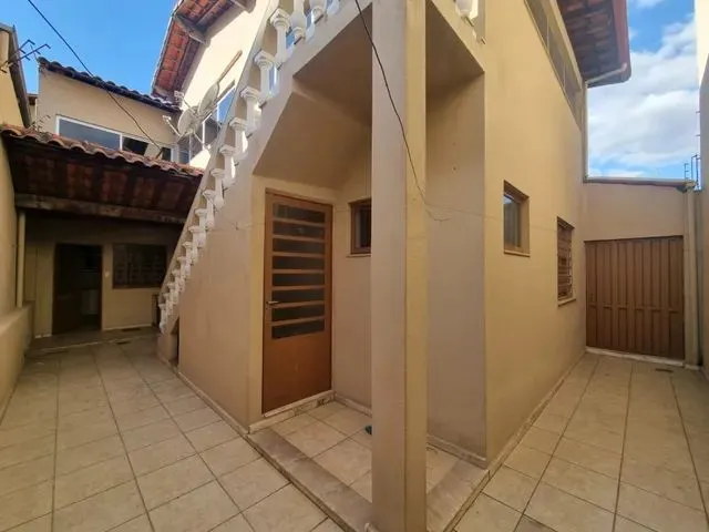 Imagem 5: Casa com 3 Dormitórios para Alugar em Contagem