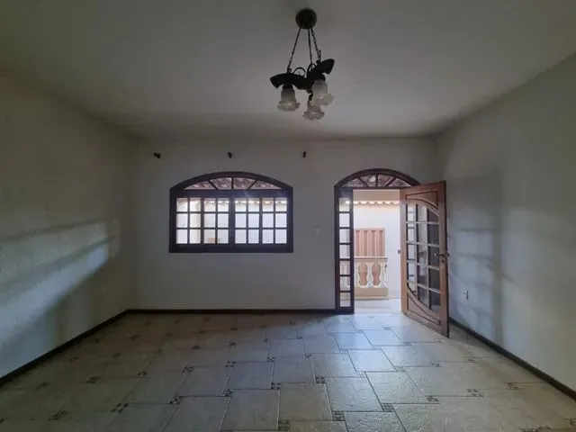 Imagem 8: Casa com 3 Dormitórios para Alugar em Contagem