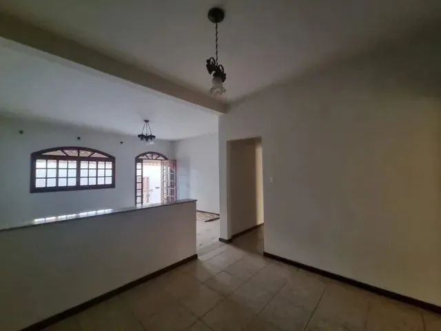 Imagem 15: Casa com 3 Dormitórios para Alugar em Contagem