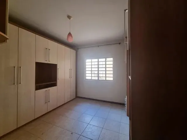 Imagem 6: Casa com 3 Dormitórios para Alugar em Contagem