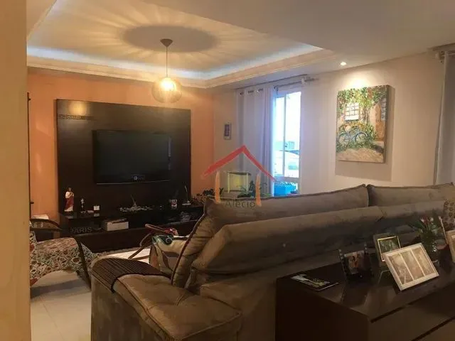 Imagem: A casa possui 4 Dormitórios, 2 Suítes, 5 Banheiros, 4