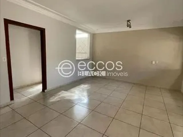 Imagem: Casa para Aluguel, 3 Quartos, 2 Suítes