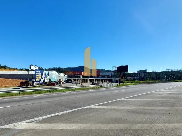 Imagem 4: Prédio Comercial com 2.491,90m² Defronte à uma das Saídas da BR-101 de Frente pra