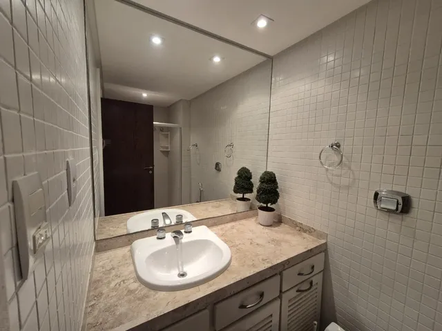 Imagem 12: VENDO AMPLO APARTAMENTO COM 4 SUITES NO SÃO LAZARO
