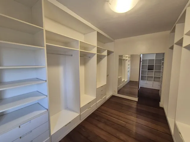 Imagem 9: VENDO AMPLO APARTAMENTO COM 4 SUITES NO SÃO LAZARO