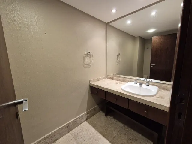 Imagem 13: VENDO AMPLO APARTAMENTO COM 4 SUITES NO SÃO LAZARO