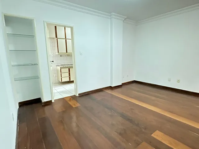 Imagem 12: VENDO AMPLO APARTAMENTO COM 3 QUARTOS EM ONDINA