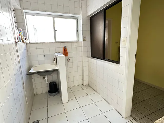 Imagem 11: VENDO AMPLO APARTAMENTO COM 3 QUARTOS EM ONDINA