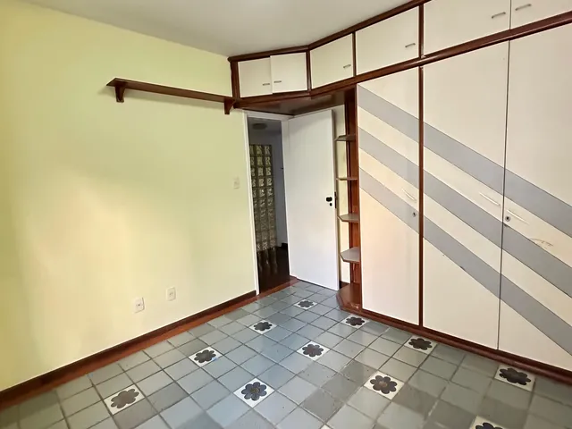 Imagem 3: VENDO AMPLO APARTAMENTO COM 3 QUARTOS EM ONDINA