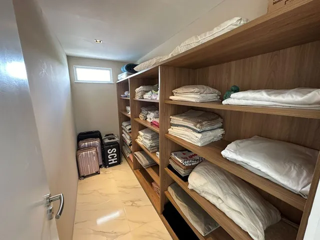 Imagem 8: VENDO CASA DUPLEX COM 5 SUÍTES EM INTERLAGOS