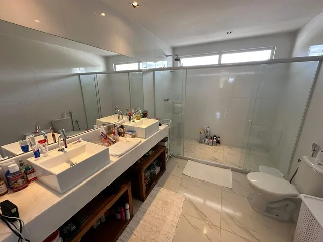 Imagem 11: VENDO CASA DUPLEX COM 5 SUÍTES EM INTERLAGOS
