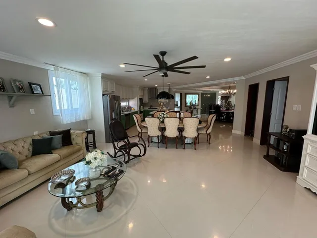 Imagem 5: VENDO LUXUOSA CASA DUPLEX COM 6 QUARTOS EM INTERLAGOS