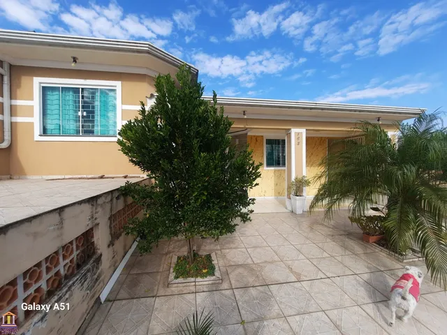 Imagem 3: EXCELENTE CASA COM 200M² NO IGUAÇÚ EM TERRENO DE 275M² POR APENAS 849.990,00 3 AMPLOS