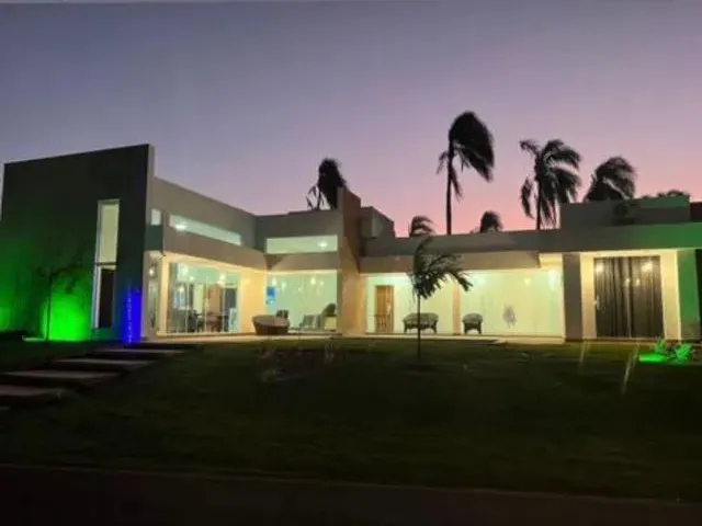 Imagem: Casa de Alto Padrão em Condomínio