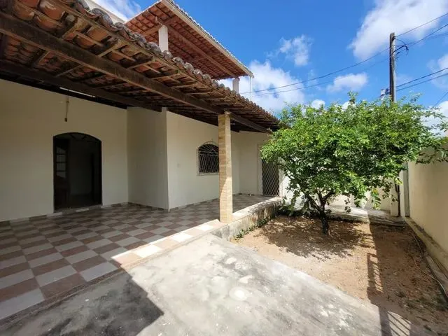 Imagem 2: Casa em Pitimbu Casa com 3 dormitórios