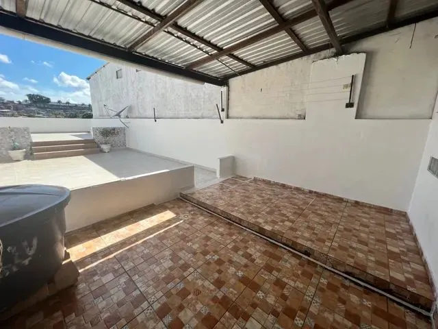 Imagem 5: Casa no Japiim de 4 Quartos e Um Terraço